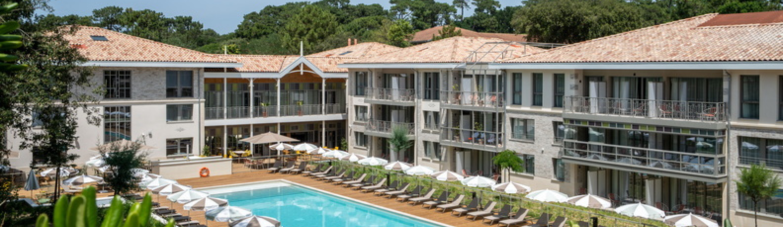 La piscine d'eau de mer chauffée de la Résidence Thalazur Arcachon